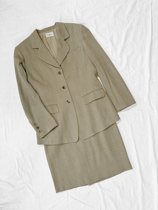 No.1202【Wacoal】 beige women's suit