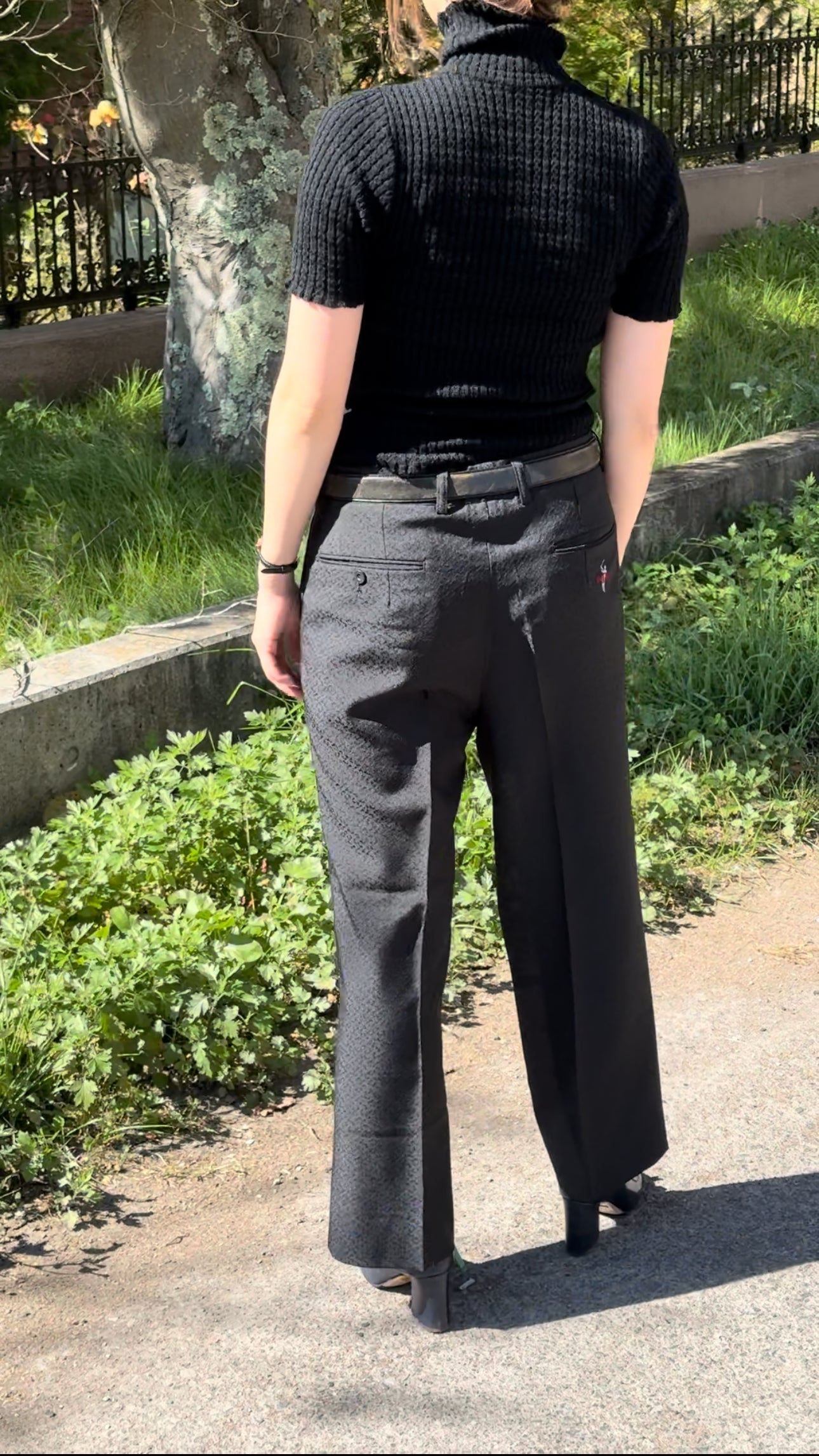 No.0902  Black golf pants with embroidery